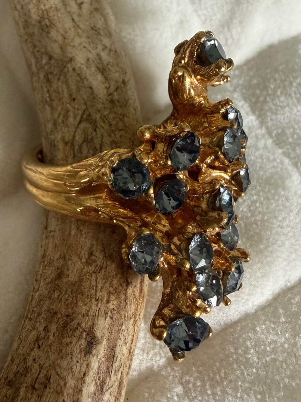 Alexander McQueen Crystal Cocktail Ring - Picture 4 of 10